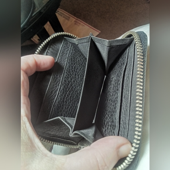 🖤DKNY BLACK ZIPPER AND SNAP WALLET🖤 - Picture 6 of 11